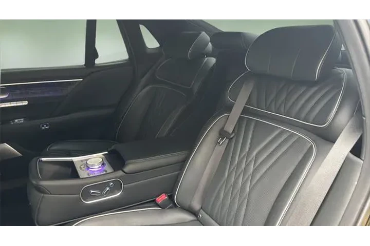 $38844 : Genesis G90 2023 AWD 3.5T e- image 10