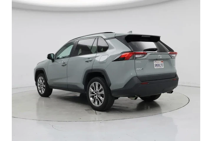 $26998 : Toyota RAV4 2019 XLE Premium image 2