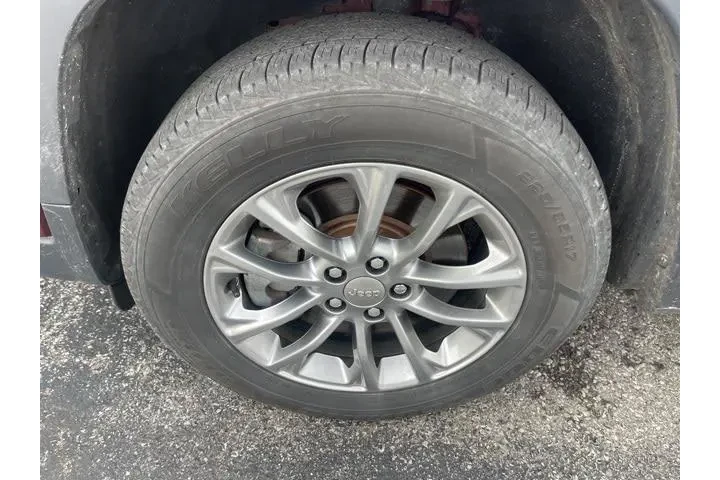 $15807 : Jeep Cherokee 2020 4x4 Latit image 9