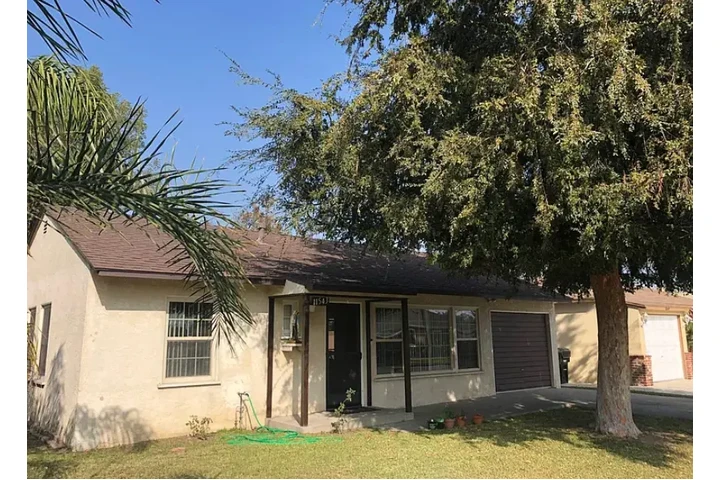 $1799 : 2 Beds 2.5 Bath Available image 1