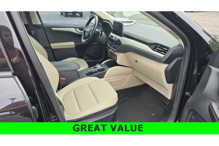 $17927 : Ford Escape 2020 AWD SEL 4dr image 2