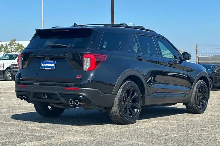 $27775 : Ford Explorer 2021 AWD ST 4d image 3