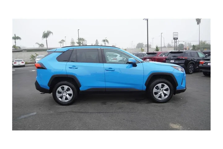 $19984 : 2021 RAV4 LE image 5