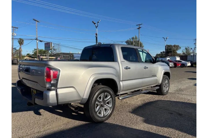 $27999 : 2017 Tacoma Limited image 6