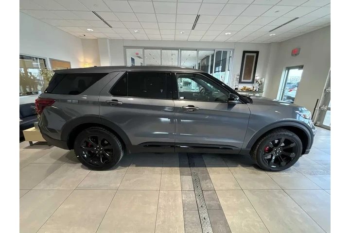 $36987 : Ford Explorer 2022 AWD ST 4d image 2