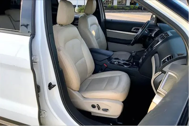 $8892 : Ford Explorer 2018 XLT 4dr S image 8