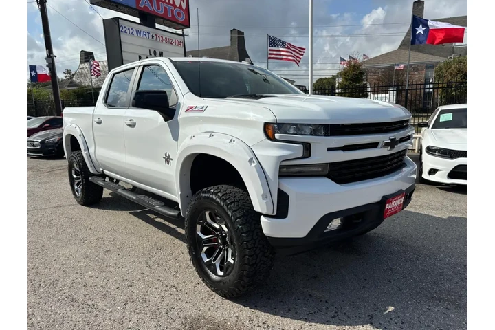 2019 Silverado 1500 RST Crew image 3