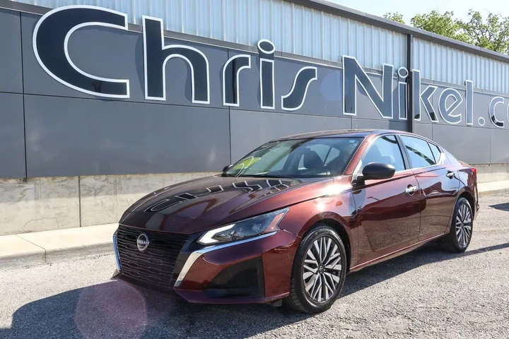 $20587 : 2024 Altima 2.5 SV Sedan image 1