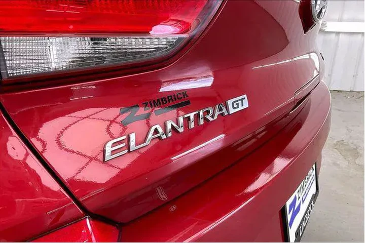 $14490 : Hyundai ELANTRA GT 2018 4dr image 9