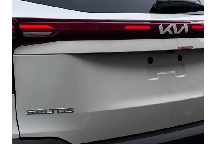 $21990 : Kia Seltos 2024 AWD LX 4dr S image 7