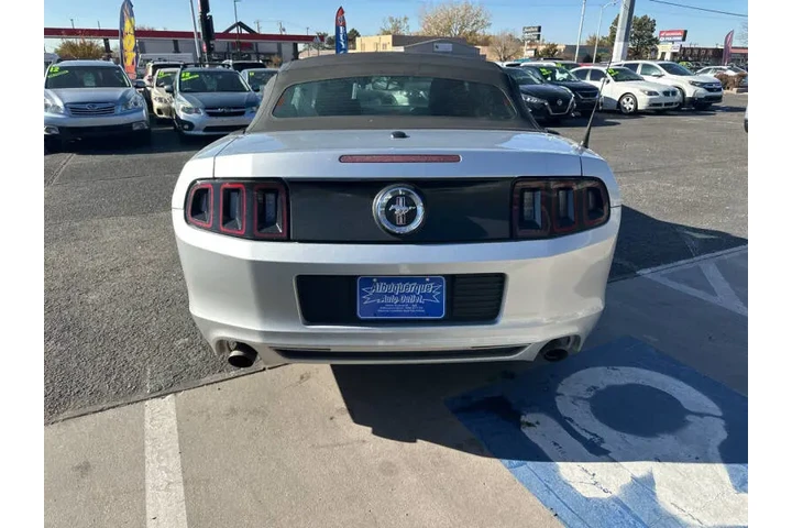 2014 Mustang V6 Premium image 7