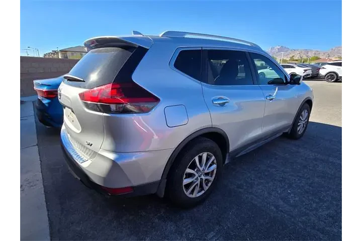 $16588 : Nissan Rogue 2018 SV 4dr Cro image 4