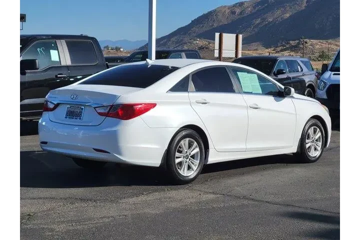 $8000 : Hyundai SONATA 2012 GLS 4dr image 2