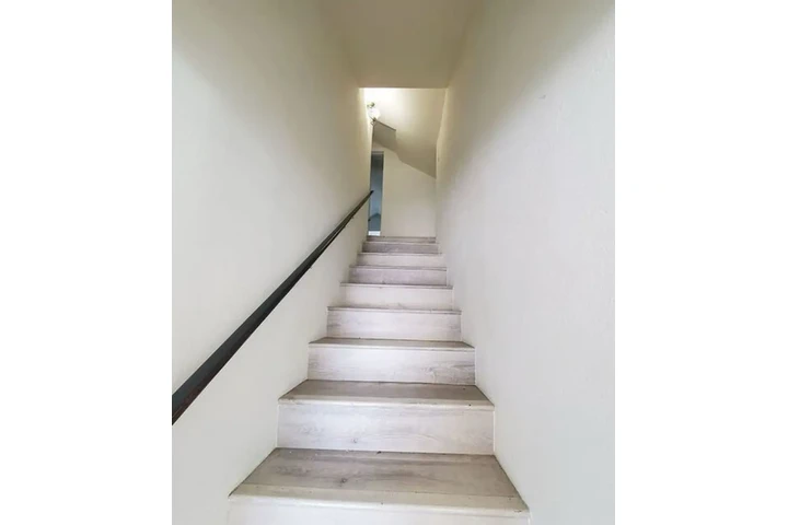 $2600 : 3 Bedroom Apt in koreatown LA image 6