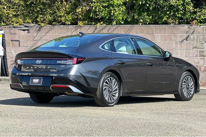 $22290 : Hyundai SONATA Hybrid 2025 S image 5