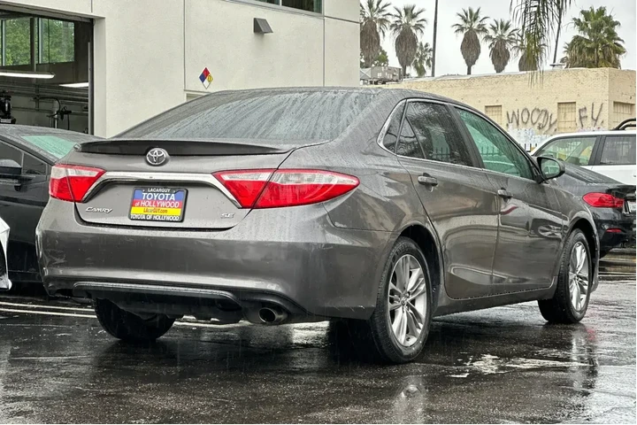 $9999 : Toyota Camry 2017 SE 4dr Sed image 4