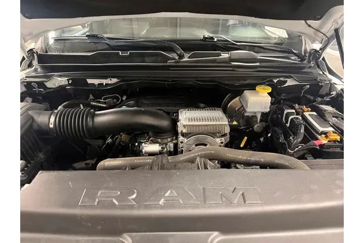 $35900 : Ram 1500 2024 4x4 Laramie 4d image 9