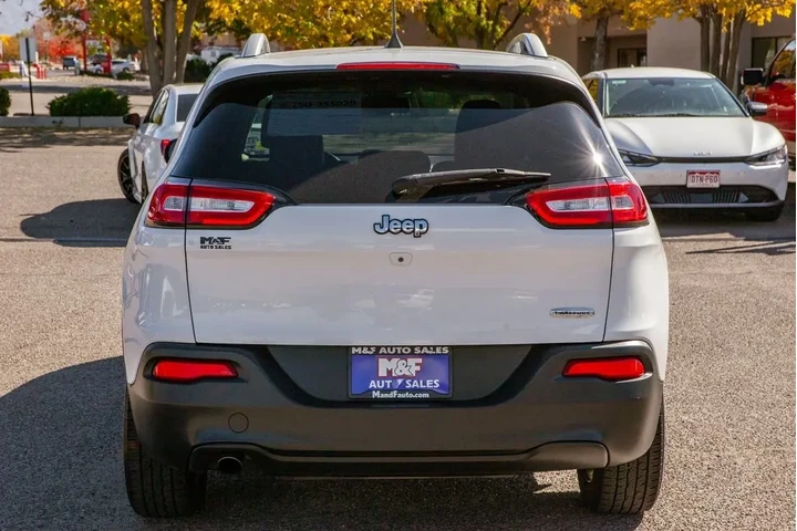 2018 Cherokee Latitude Plus F image 6