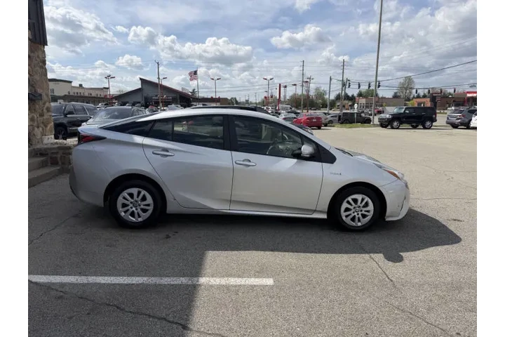 $15999 : 2018 Prius Two image 8