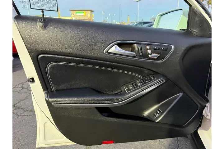 $15995 : Mercedes-Benz GLA 2018 GLA 2 image 8