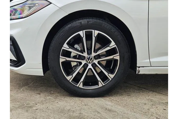 $19794 : Volkswagen Jetta 2025 Sport image 10