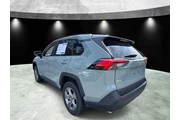 $24985 : Toyota RAV4 2023 AWD XLE 4dr thumbnail