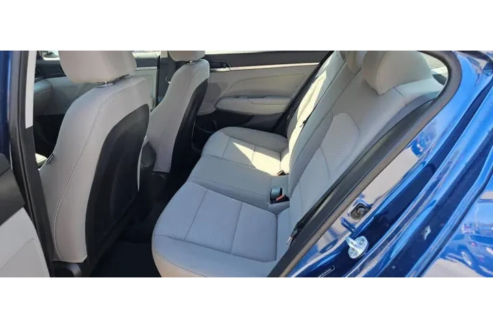 $13490 : 2019 Elantra SE image 8