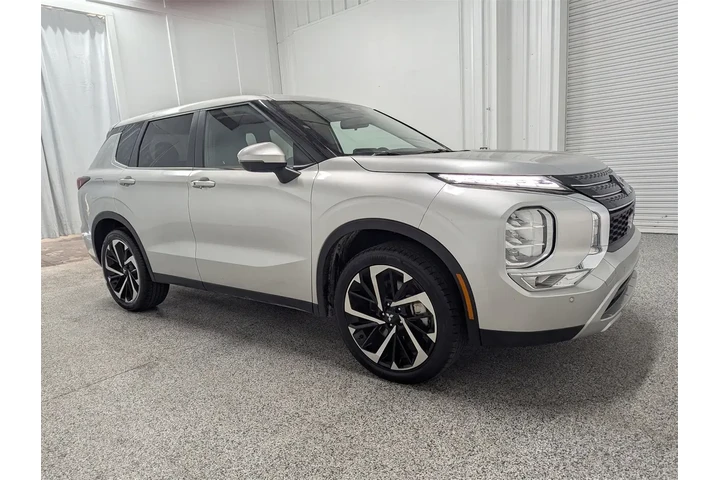 $25997 : Mitsubishi Outlander 2024 SE image 2