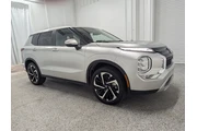 $25997 : Mitsubishi Outlander 2024 SE thumbnail