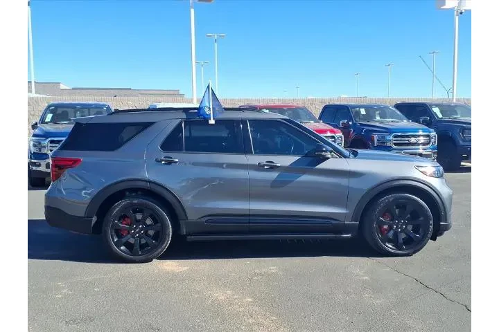 $33987 : Ford Explorer 2021 AWD ST 4d image 3