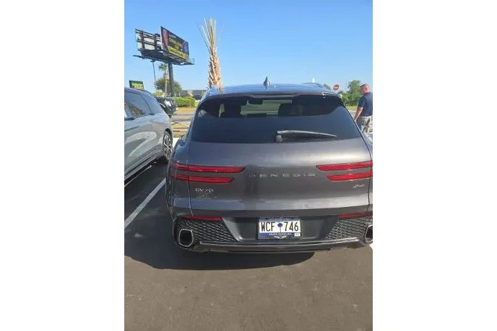 $35882 : Genesis GV70 2023 AWD 2.5T S image 7