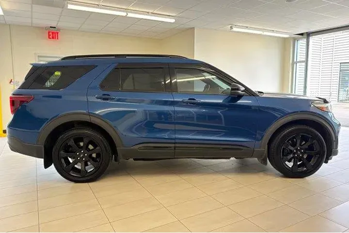 $29677 : Ford Explorer 2020 AWD ST 4d image 3
