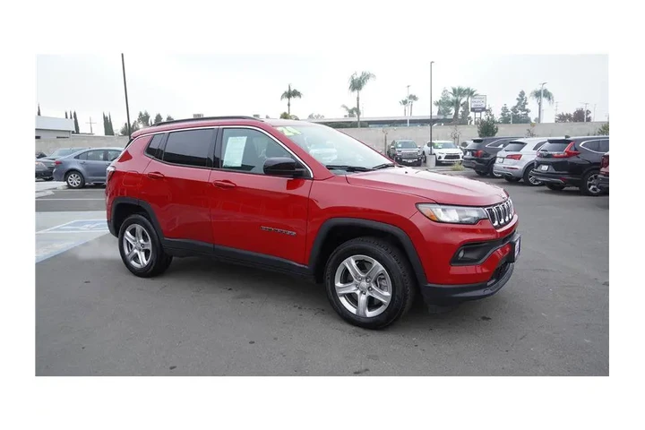 $17800 : 2024 Compass Latitude image 4