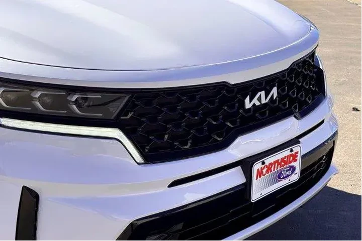 $26977 : Kia Sorento 2022 AWD SX 4dr image 4