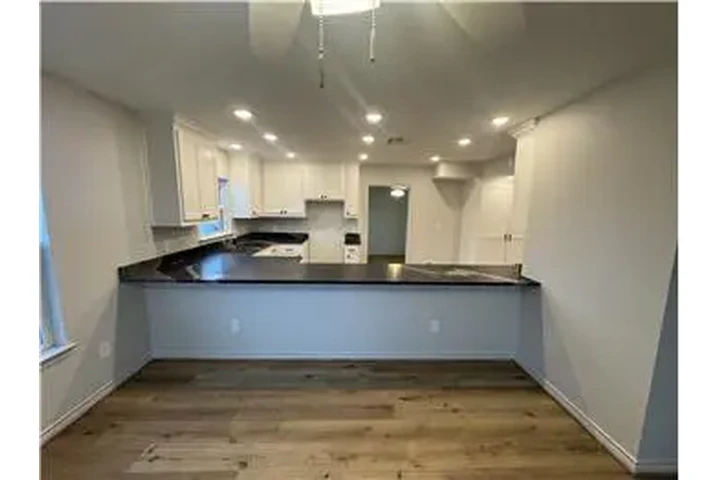 $1795 : Rental property with 3 bedro image 3