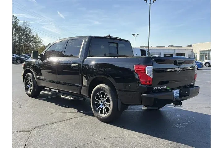 $36808 : Nissan Titan 2024 4x2 SV 4dr image 3