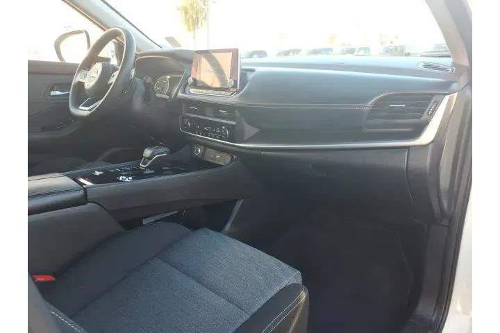 $21821 : Nissan Rogue 2023 SV 4dr Cro image 10