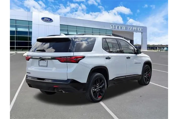 $35894 : Chevrolet Traverse 2023 Prem image 4