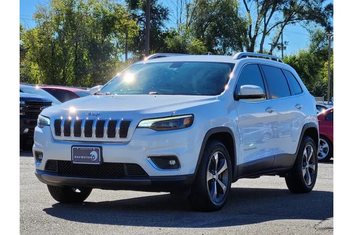 $16995 : 2019 Cherokee Limited image 9