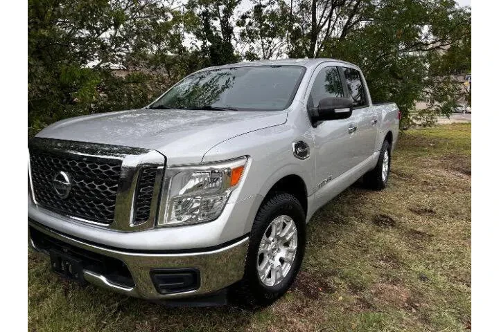 $18995 : 2017 Titan image 2