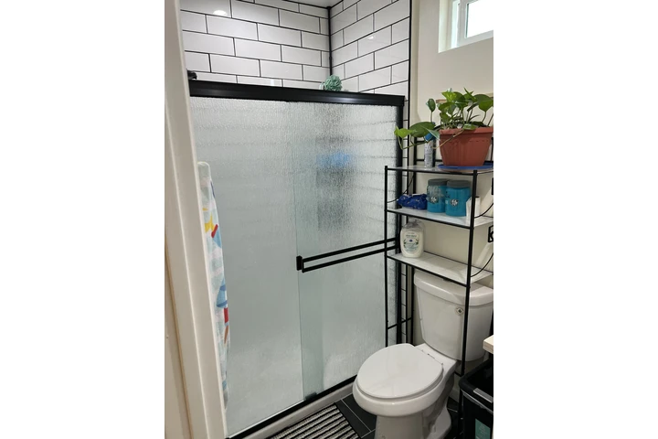 $900 : RENTO CUARTO Y BAÑO image 4