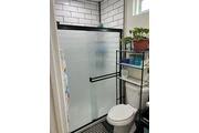 $900 : RENTO CUARTO Y BAÑO thumbnail