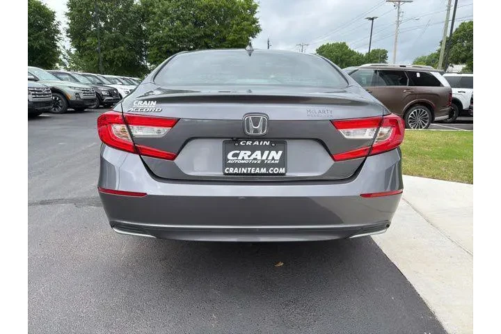 $17911 : Honda Accord 2019 LX 4dr Sed image 6