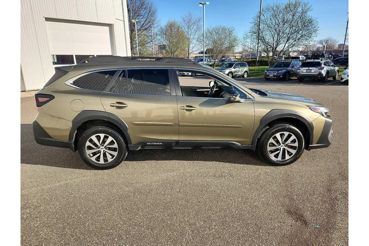 $28488 : Subaru Outback 2023 AWD Prem image 7