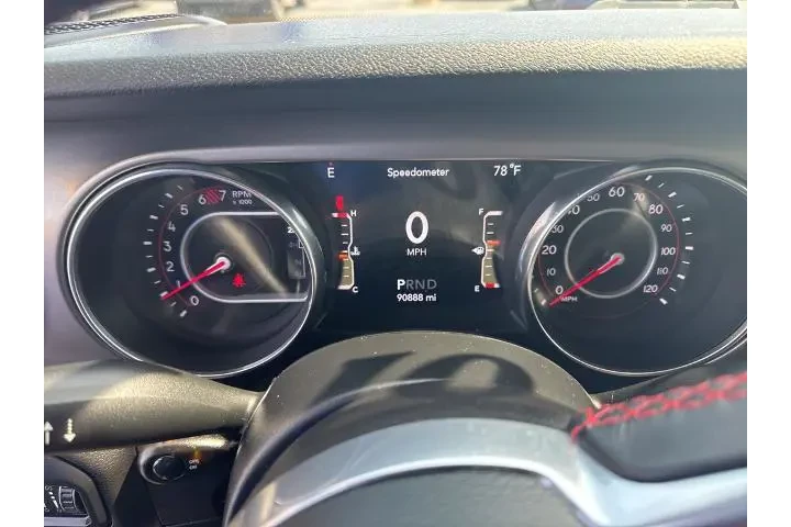 Jeep Wrangler 2019 4x4 Rubic image 10