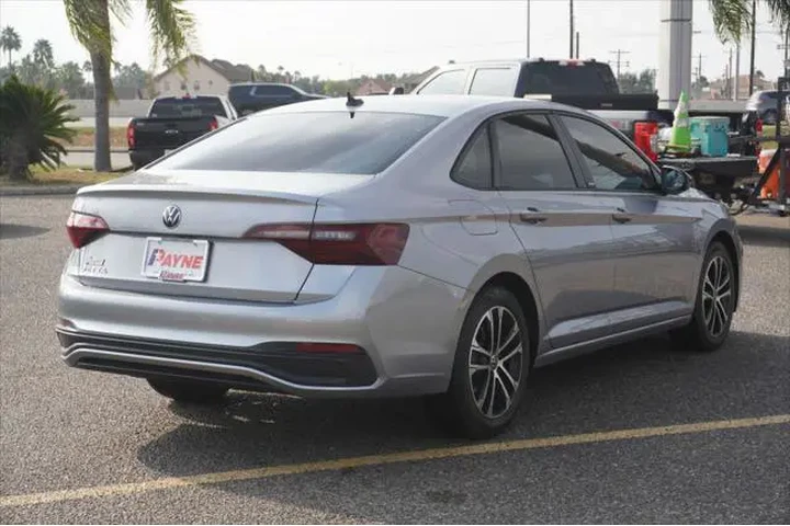 $19722 : Volkswagen Jetta 2024 Sport image 7