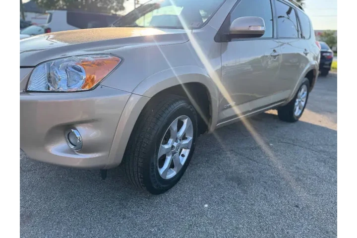$8299 : 2009 RAV4 Limited image 3
