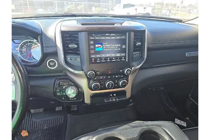 $30235 : Ram 1500 2021 4x4 Laramie 4d image 10