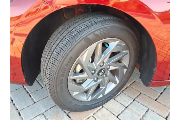 $23990 : Hyundai ELANTRA 2024 SEL 4dr image 9