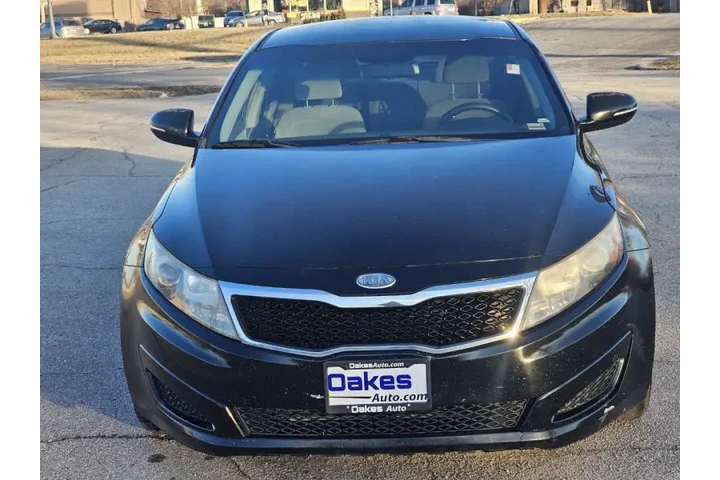 $3250 : 2011 Optima LX image 2